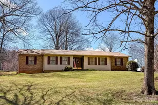 1017 3rd Ave NW, Conover, NC 28613 - Photo 1