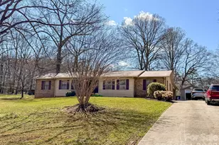 1017 3rd Ave NW, Conover, NC 28613 - Photo 2