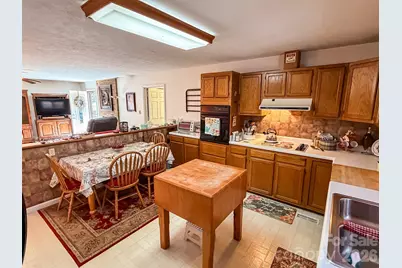 1017 3rd Avenue NW, Conover, NC 28613 - Photo 14