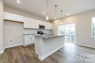 6001 Longar Ln, Charlotte, NC 28269 - Photo 8