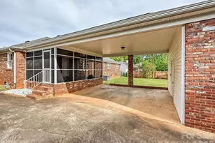 3927 Barclay Downs Dr, Charlotte, NC 28209 - Photo 30