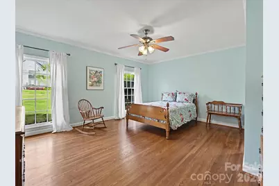 3927 Barclay Downs Drive, Charlotte, NC 28209 - Photo 18