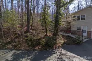 3 Country Rd, Hendersonville, NC 28791 - Photo 4