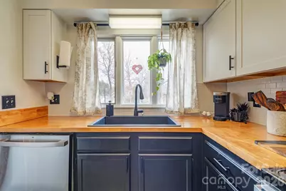 540 Britton Creek Drive, Hendersonville, NC 28791 - Photo 8