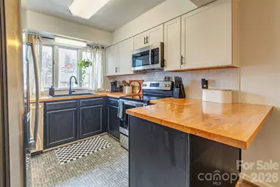 540 Britton Creek Drive, Hendersonville, NC 28791 - Photo 6