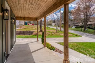 2 Holly Hill Ct, Asheville, NC 28806 - Photo 4