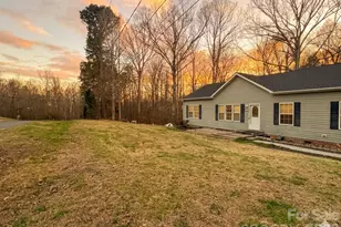 3233 Alamo Dr, Trinity, NC 27370 - Photo 2