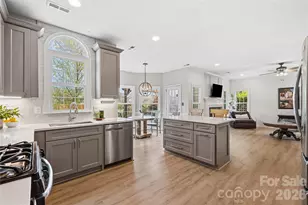 8520 Newton Ln, Charlotte, NC 28277 - Photo 6