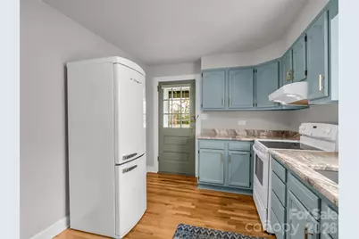 1038 Sylvan Boulevard, Hendersonville, NC 28791 - Photo 12