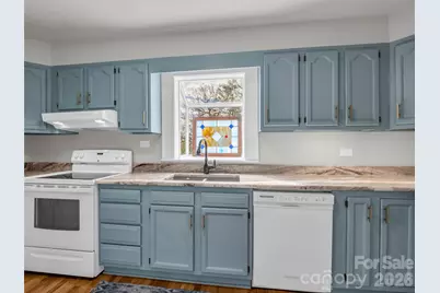 1038 Sylvan Boulevard, Hendersonville, NC 28791 - Photo 10