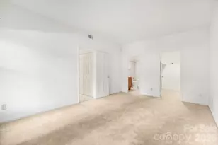 1016 Queens Rd, Charlotte, NC 28207 - Photo 18