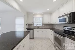1016 Queens Rd, Charlotte, NC 28207 - Photo 2