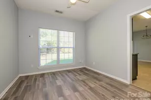 8625 Galena View Dr, Charlotte, NC 28269 - Photo 8