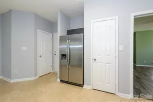 8625 Galena View Dr, Charlotte, NC 28269 - Photo 12