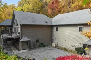 30 Laurel Branch Dr, Black Mountain, NC 28711 - Photo 32