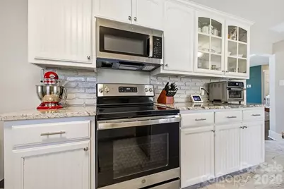 2841 20th Street NE, Hickory, NC 28601 - Photo 8