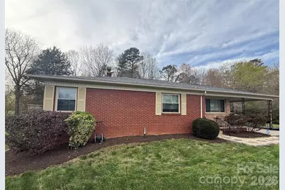 2841 20th Street NE, Hickory, NC 28601 - Photo 2