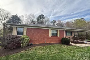 2841 20th St NE, Hickory, NC 28601 - Photo 2