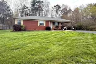 2841 20th St NE, Hickory, NC 28601 - Photo 1