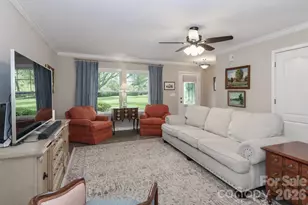 1123 Valley St, Statesville, NC 28677 - Photo 10