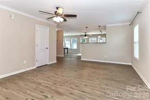 1123 Valley St, Statesville, NC 28677 - Photo 8