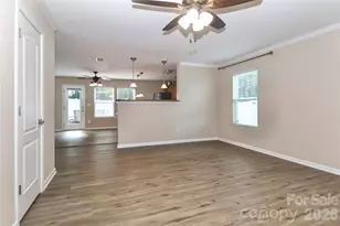 1123 Valley St, Statesville, NC 28677 - Photo 6