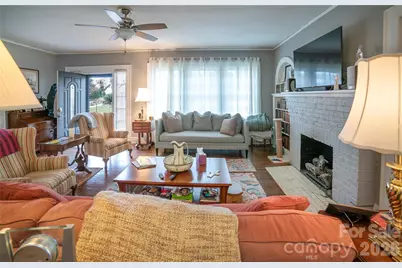 308 Beall Street NW, Lenoir, NC 28645 - Photo 2