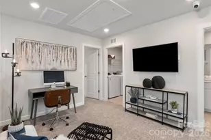 8204 Hidden Spgs Trl, Charlotte, NC 28216 - Photo 8