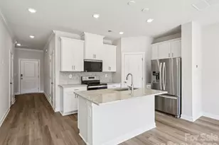 8132 Hidden Spgs Trl, Charlotte, NC 28216 - Photo 4