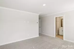 8132 Hidden Spgs Trl, Charlotte, NC 28216 - Photo 12