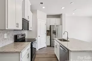 8132 Hidden Spgs Trl, Charlotte, NC 28216 - Photo 6