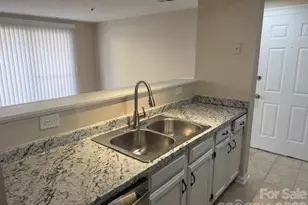 1610 Arlyn Cir, Charlotte, NC 28213 - Photo 4