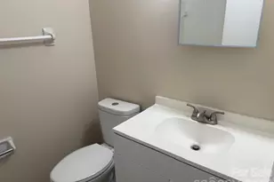 1610 Arlyn Cir, Charlotte, NC 28213 - Photo 18