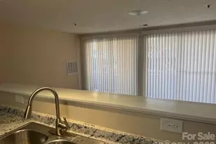 1610 Arlyn Cir, Charlotte, NC 28213 - Photo 8