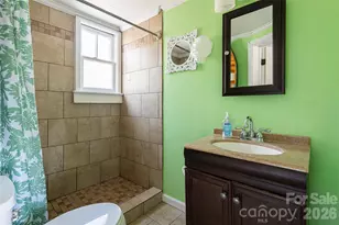 203 Pine St, Candler, NC 28715 - Photo 22