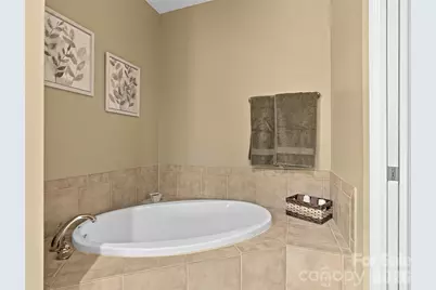 9 Kenilworth Knoll #420, Asheville, NC 28805 - Photo 18