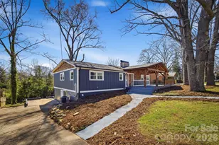 223 W Park Dr, Morganton, NC 28655 - Photo 2