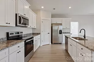 1105 Elyan St, Richburg, SC 29729 - Photo 4