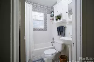 118 N Laurel Ave, Charlotte, NC 28207 - Photo 16