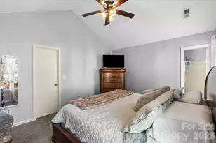 8636 Warwick Crest Ln, Charlotte, NC 28215 - Photo 18