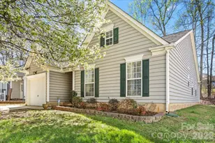 8636 Warwick Crest Ln, Charlotte, NC 28215 - Photo 2