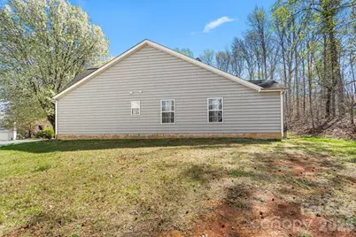 8636 Warwick Crest Lane, Charlotte, NC 28215 - Photo 32