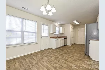 2824 Fairstone Avenue, Charlotte, NC 28269 - Photo 8