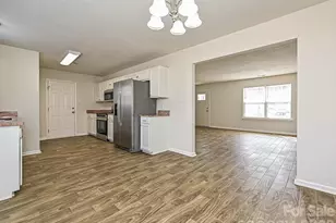 2824 Fairstone Ave, Charlotte, NC 28269 - Photo 16