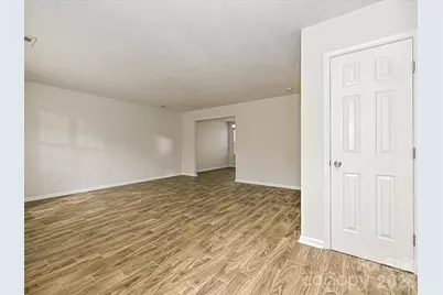 2824 Fairstone Avenue, Charlotte, NC 28269 - Photo 2
