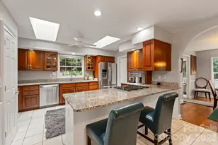 314 Sweetwater Hills Dr, Hendersonville, NC 28791 - Photo 8