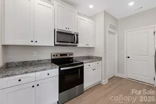 6718 Fairford Dr, Charlotte, NC 28215 - Photo 8