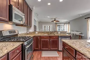12103 Crescent Run Ct, Charlotte, NC 28277 - Photo 8