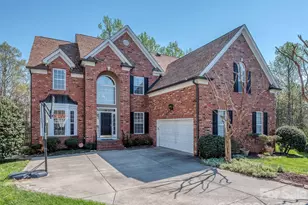 12103 Crescent Run Ct, Charlotte, NC 28277 - Photo 2