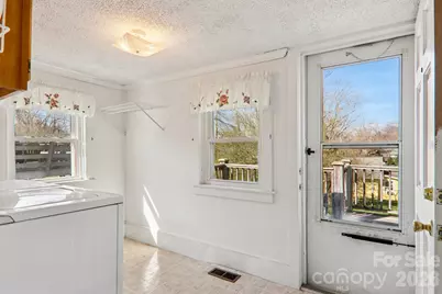 24 Pelzer Street, Asheville, NC 28804 - Photo 14